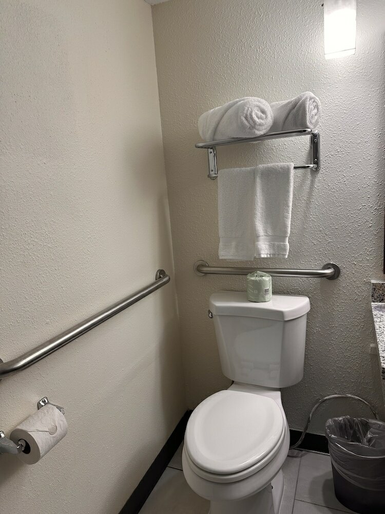 Фото Ramada by Wyndham Anchorage Downtown