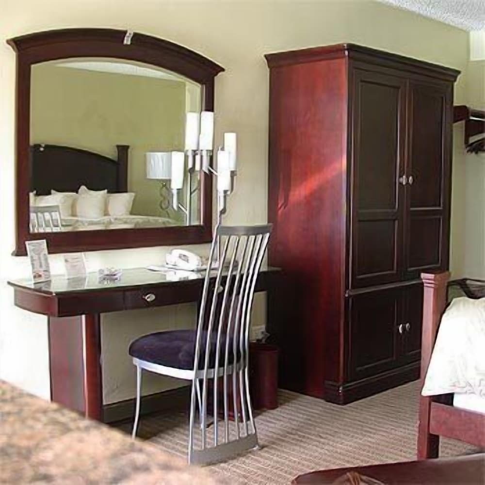 Фото Marvin's Garden Inn