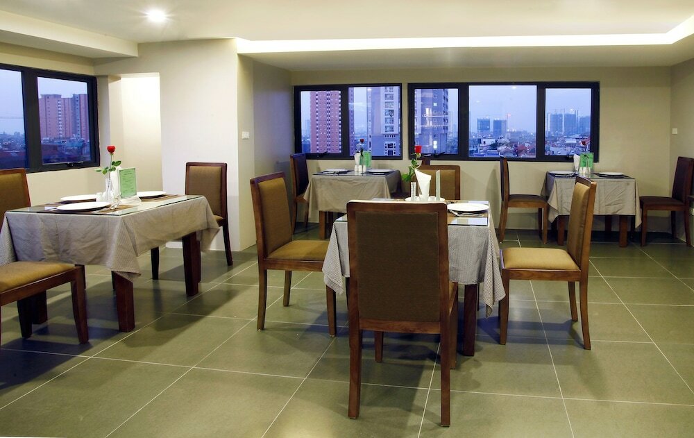 Фото Blue Pearl West Hotel