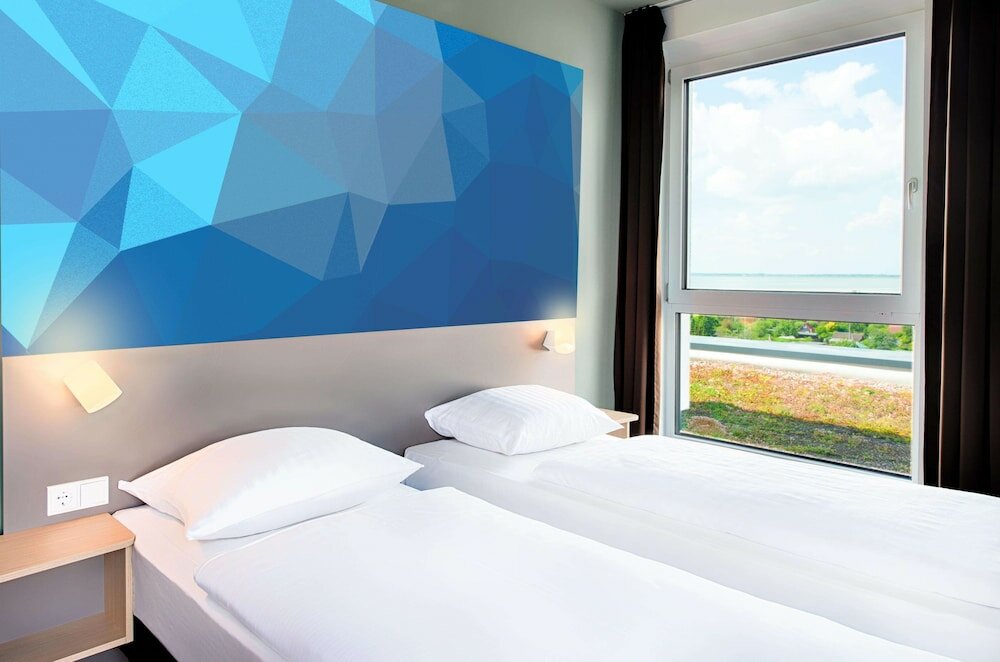 Фото B&b Hotel Frankfurt-Niederrad