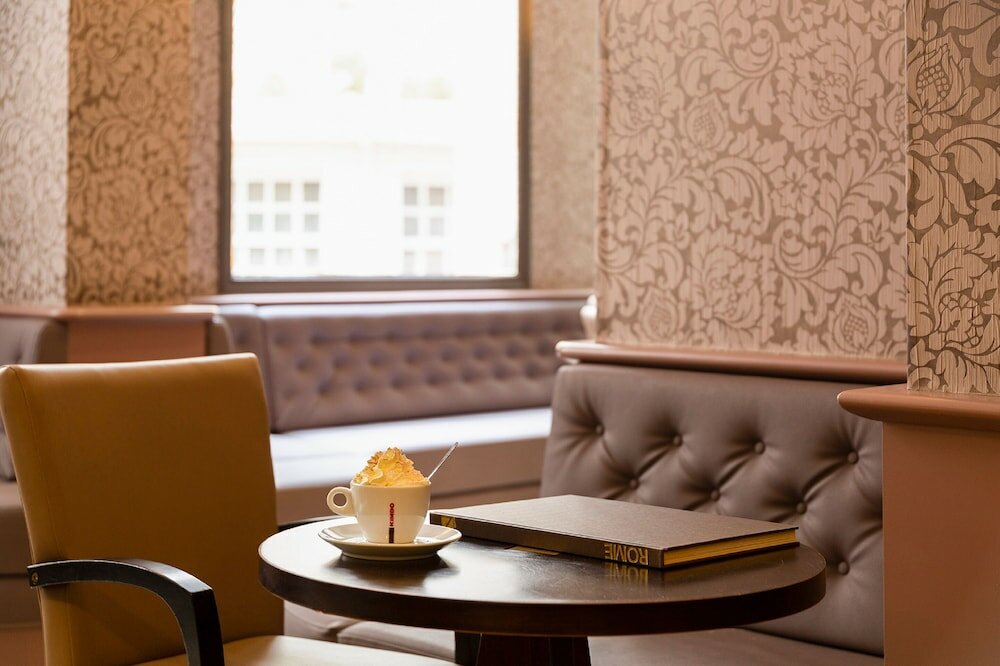 Фото The Originals City, Hôtel Astoria Vatican, Lourdes