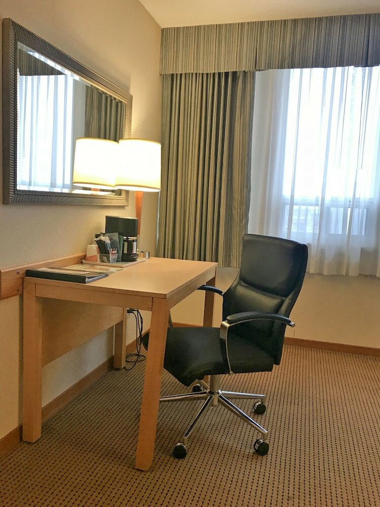 Фото Quality Hotel & Suites Montreal East