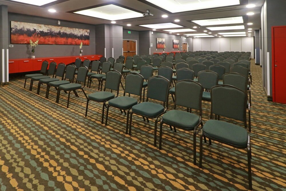 Фото Wyndham Garden Guadalajara Acueducto