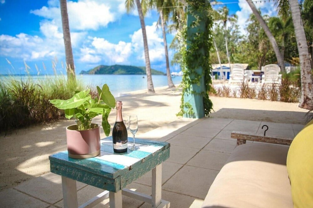 Фото Lime & Soda Beachfront Resort