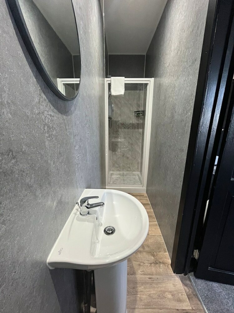 Фото Woodhouse Hotel