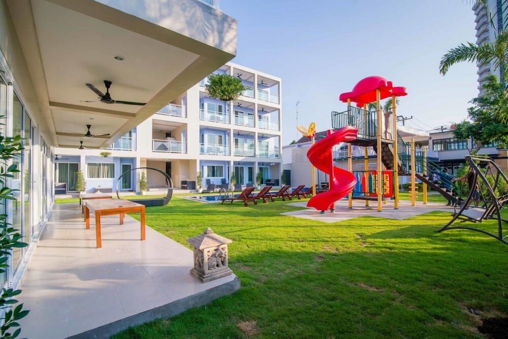 Фото Surf & Sand Resort