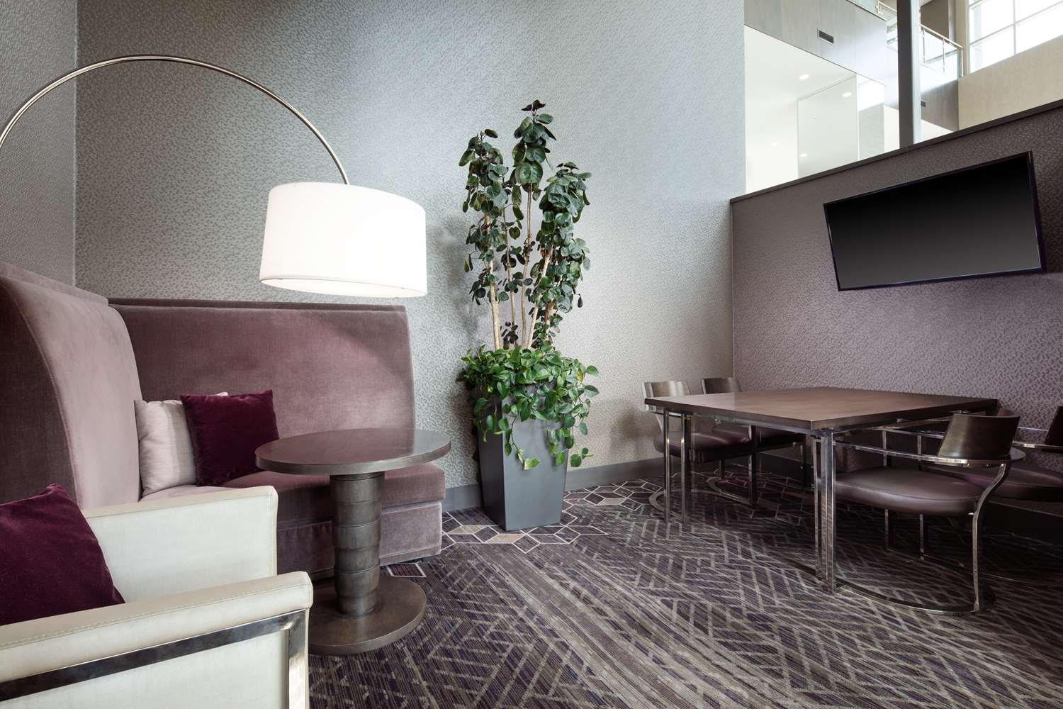 Фото Embassy Suites by Hilton Charlotte Uptown