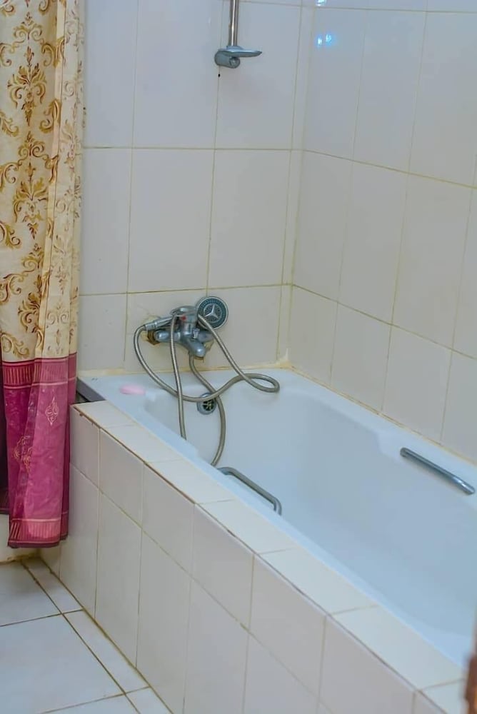 Фото Emperor's PLace Luxury Room