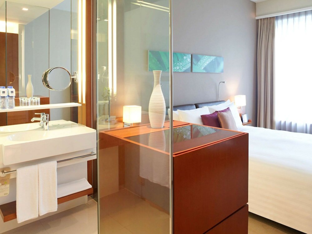 Фото Novotel Hong Kong Citygate