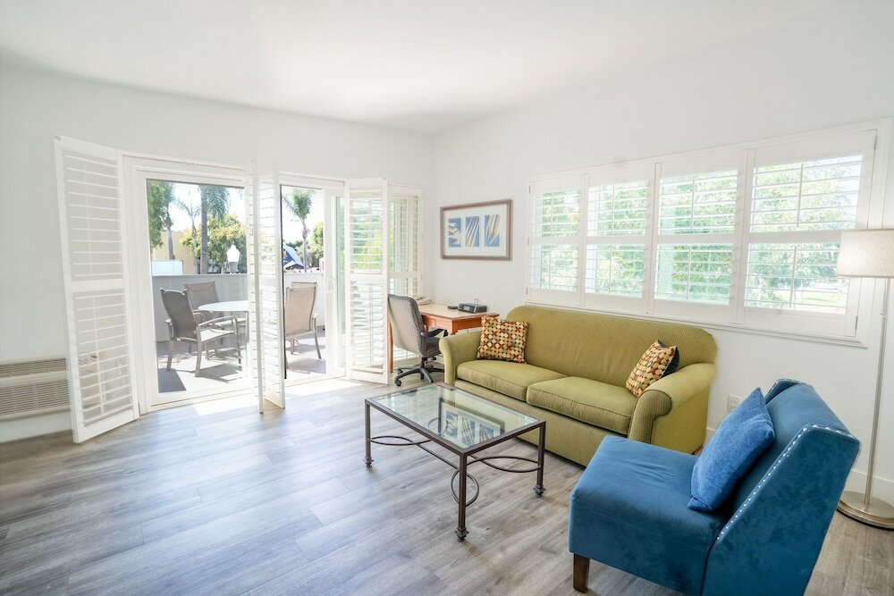 Фото La Avenida Inn