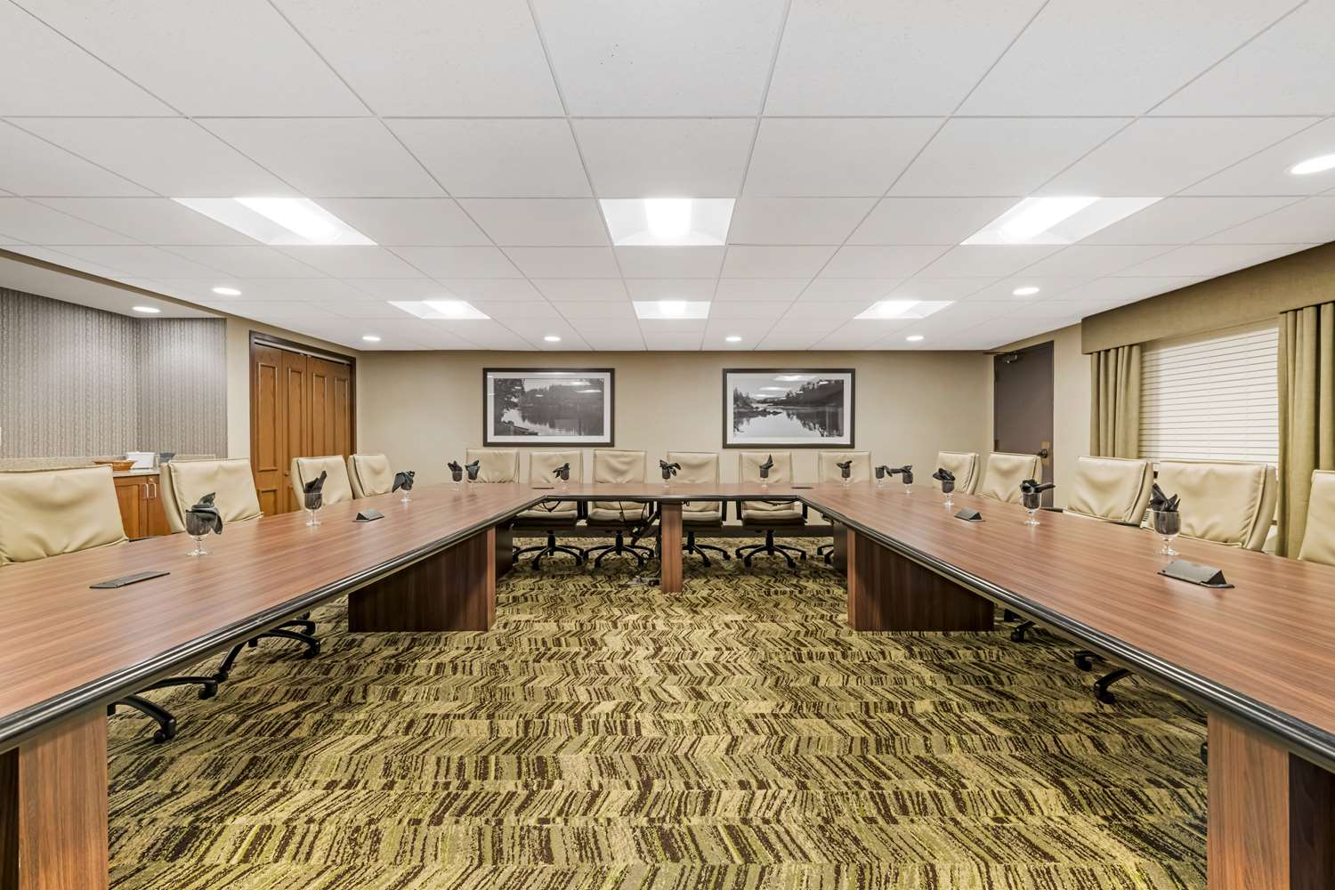 Фото Best Western Plus New Ulm