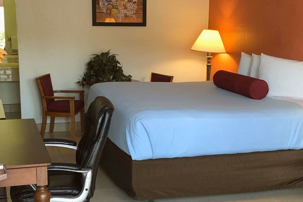 Фото Econo Lodge North