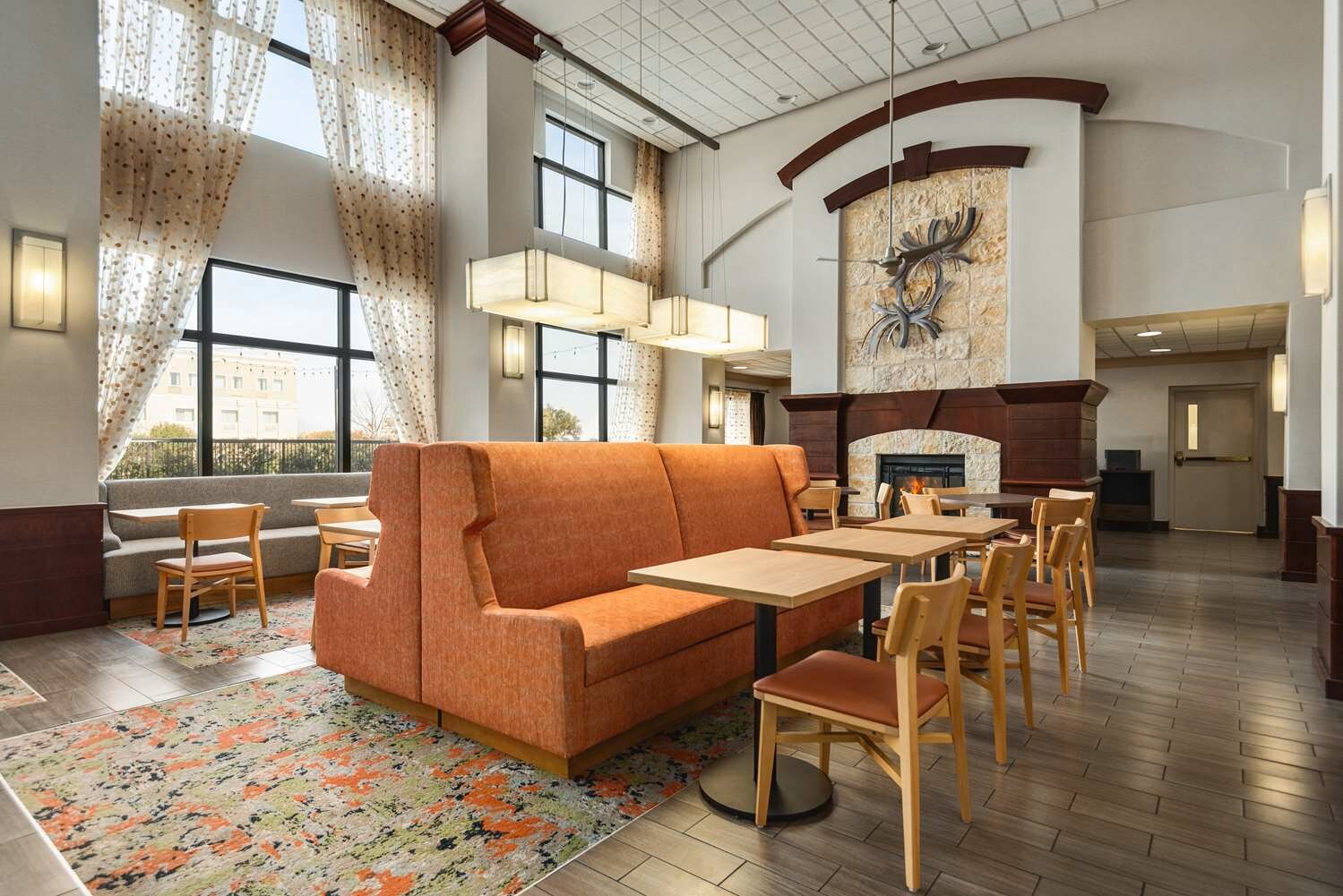 Фото Hampton Inn & Suites San Marcos