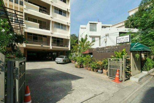 Le Vanvarothai Saladaeng Residence