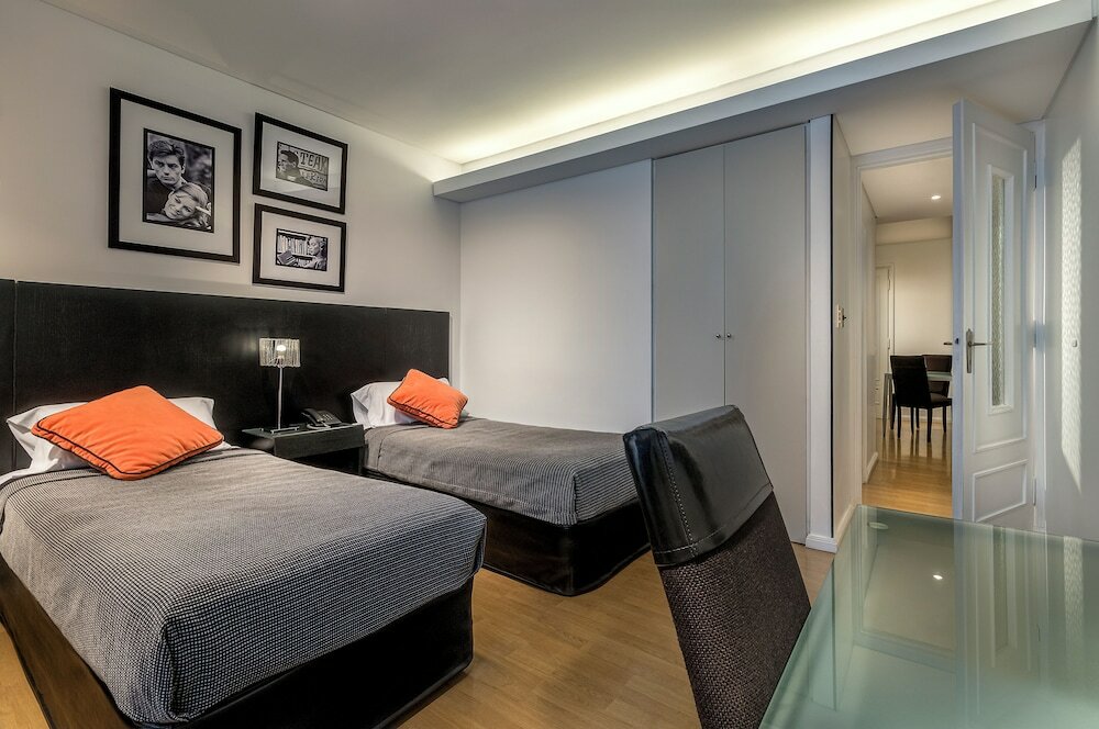 Фото Broadway Hotel & Suites