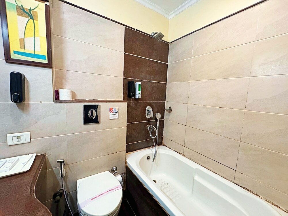 Фото The Oakland Plaza by Orion Hotels