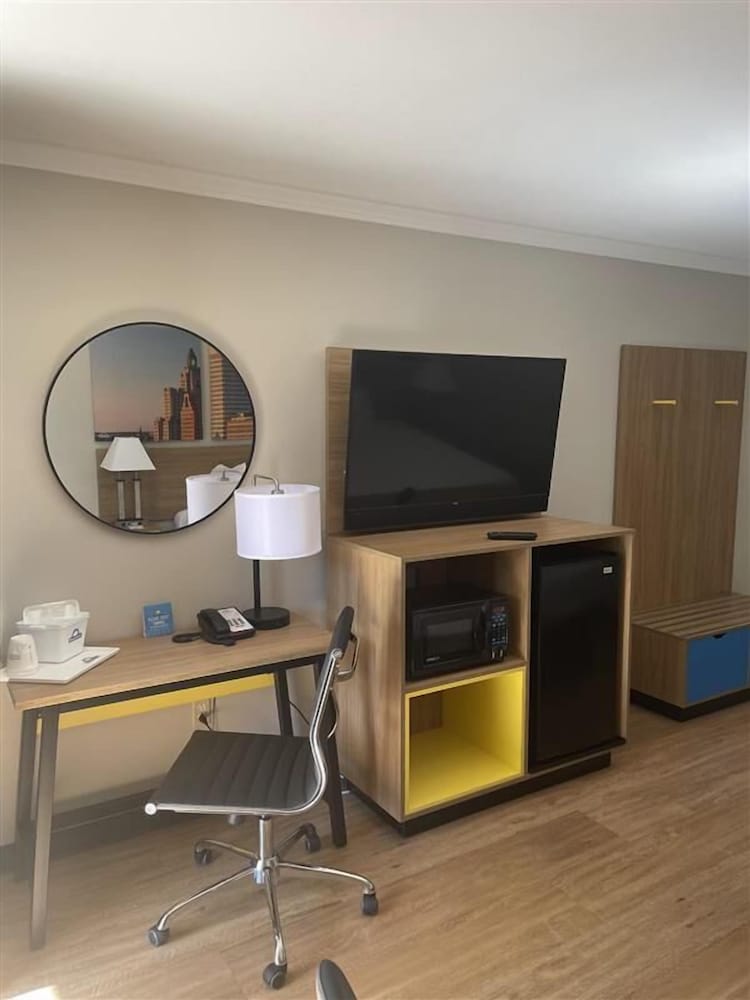 Фото Days Inn by Wyndham Wilmington/Newark