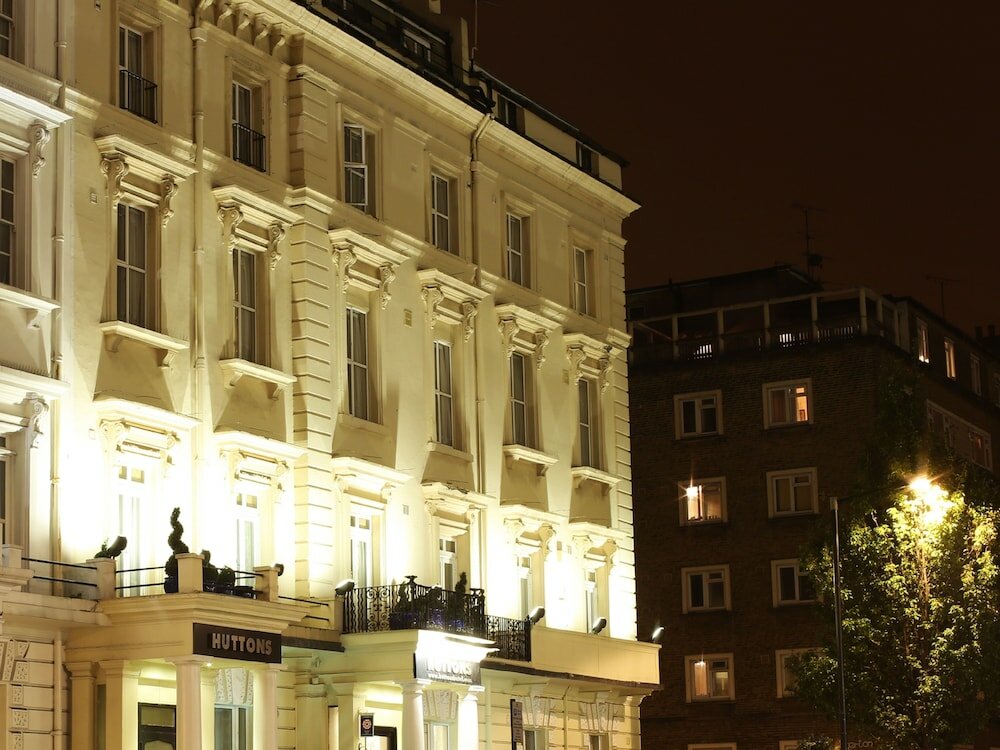 Фото Huttons Hotel