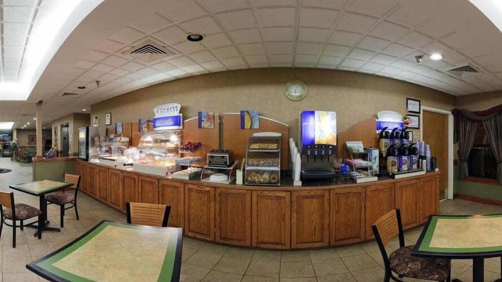 Фото Holiday Inn Express Plymouth, an Ihg Hotel