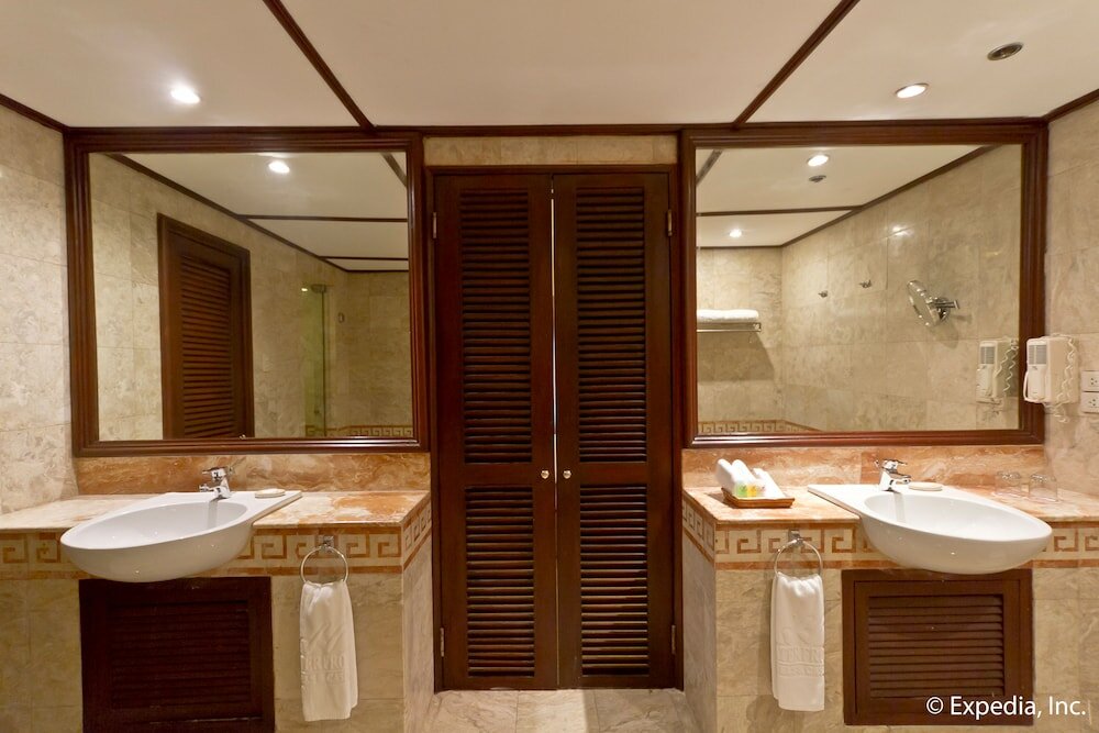 Фото Waterfront Airport Hotel & Casino