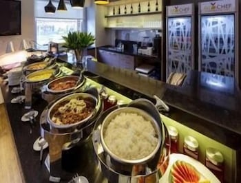 Фото Microtel by Wyndham Acropolis