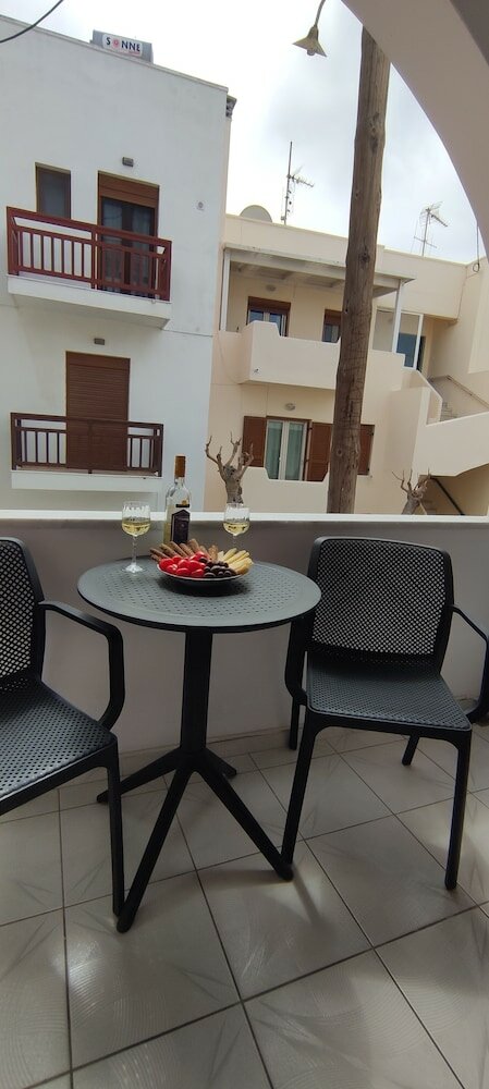 Фото Kapetanos Rooms