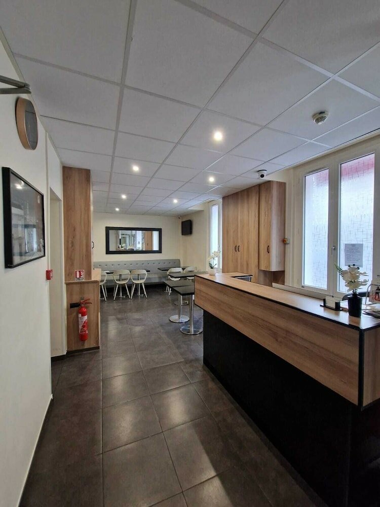 Фото Hotel D'Anjou Levallois-Perret