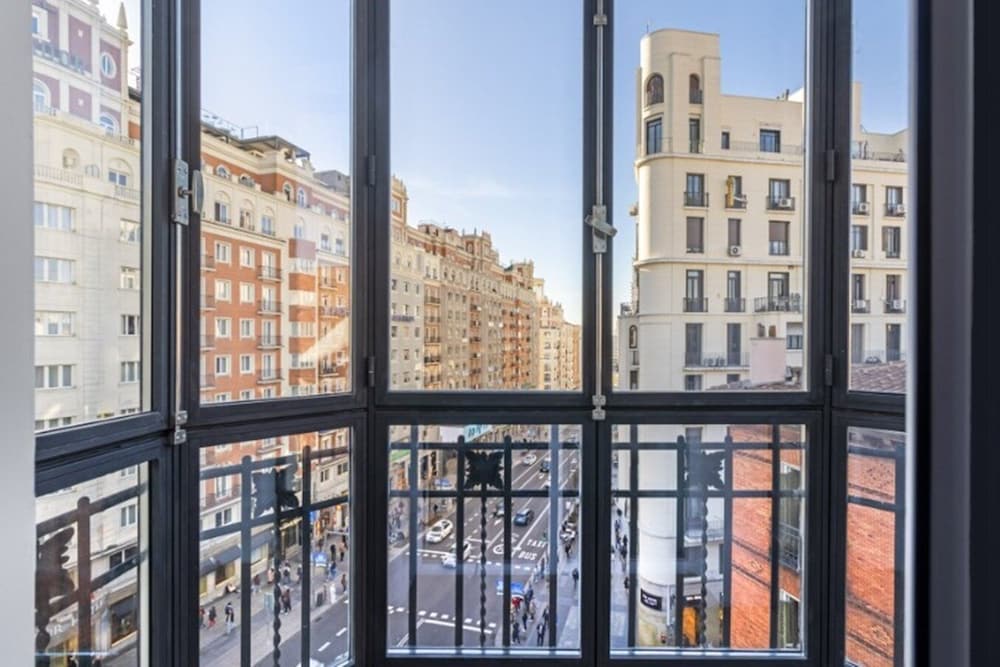 Фото Ikonik Gran VIA