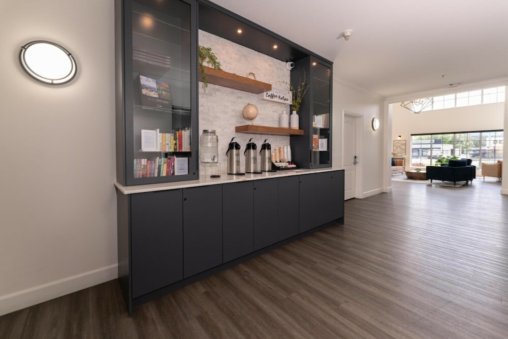 Фото Best Western Cranbrook Hotel