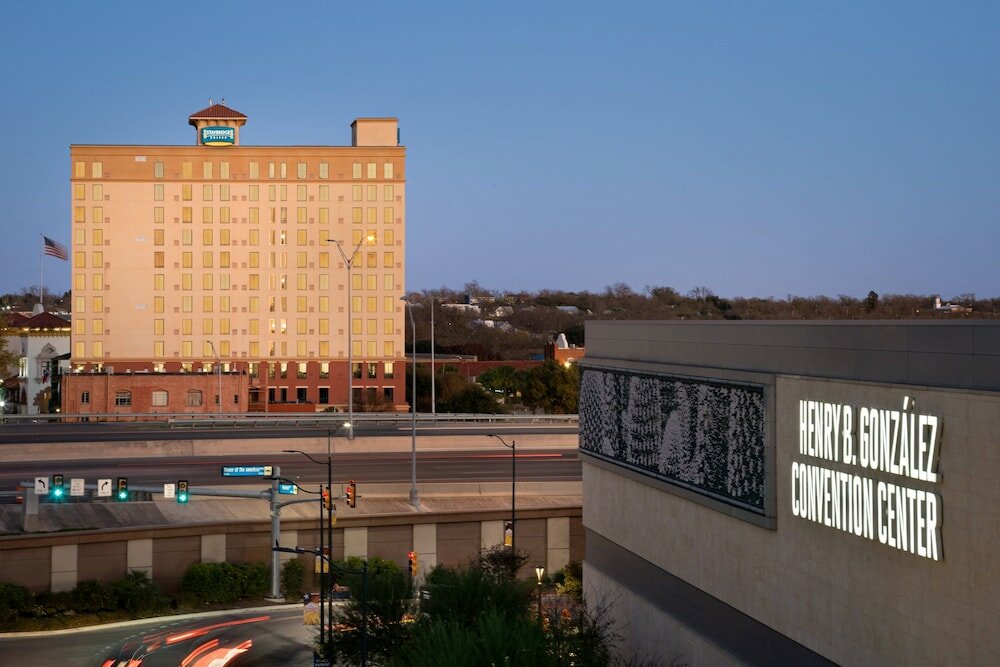 Фото Staybridge Suites San Antonio Downtown Conv Ctr, an Ihg Hotel
