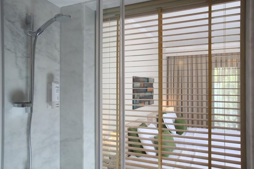 Фото Zeytinada Hotel