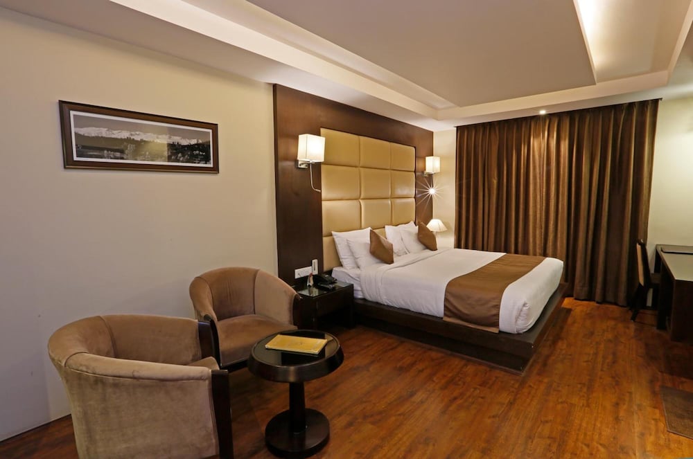 Фото Clarks Inn Srinagar