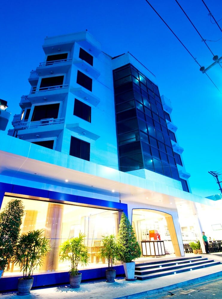 Фото Flipper Lodge Hotel