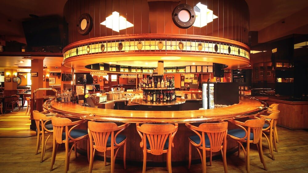 Фото James Bay Inn Hotel & Suites