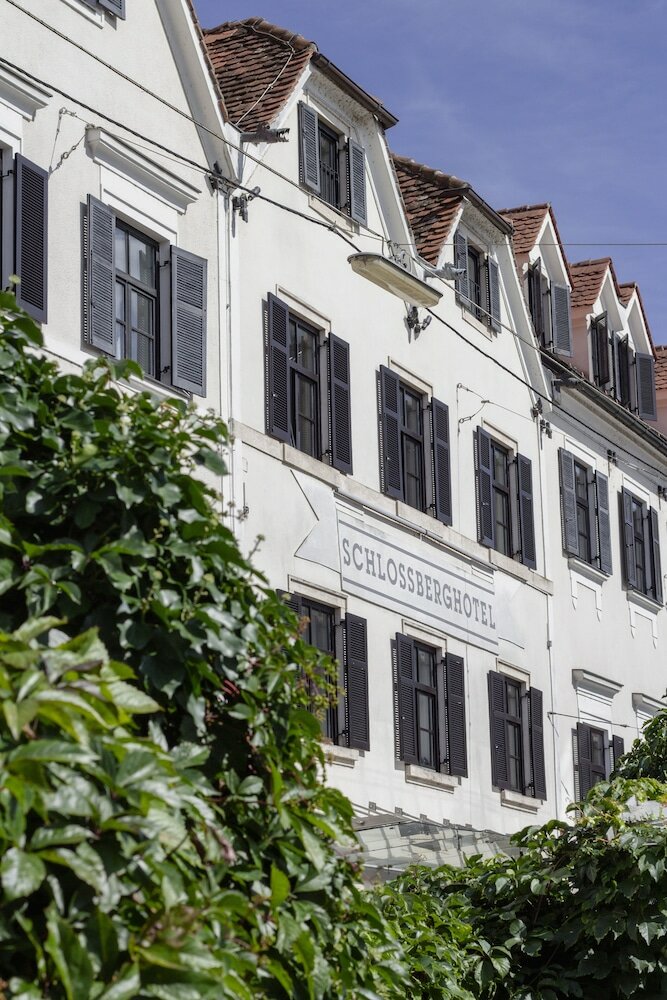 Фото Schlossberghotel - Das Kunsthotel