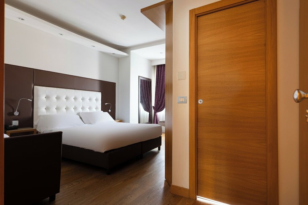 Фото Hotel Royal Caserta