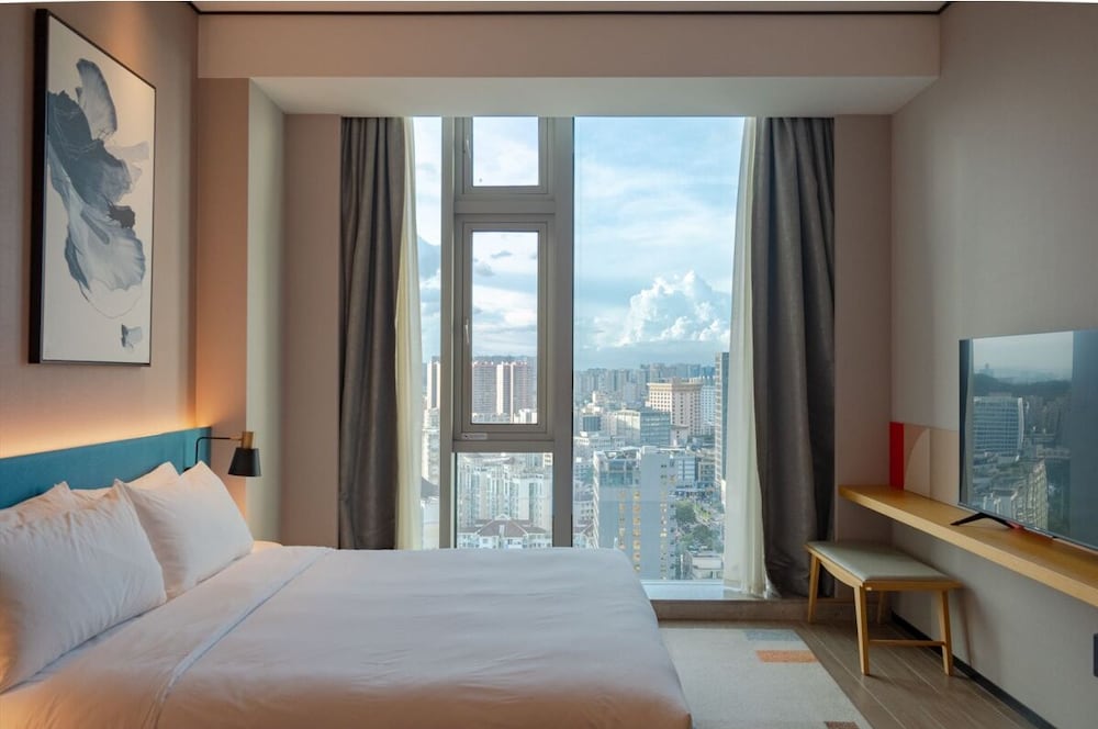 Фото Hilton Garden Inn Shenzhen Airport