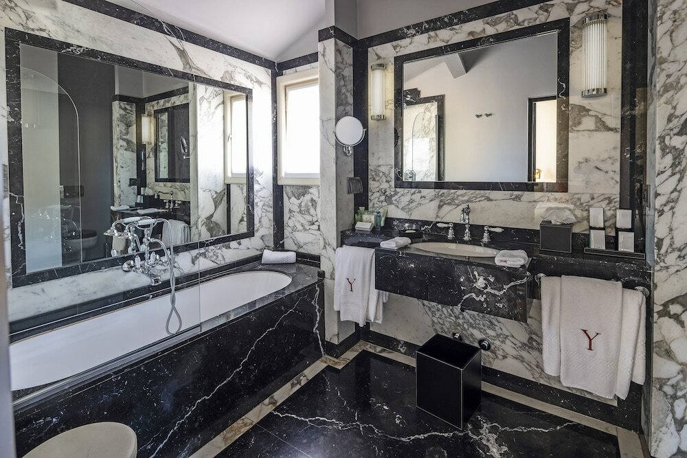 Фото Hôtel Le Yaca Saint-Tropez