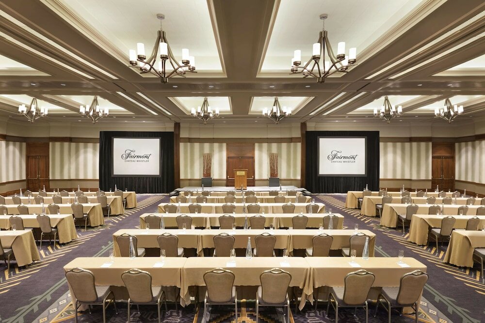 Фото Fairmont Chateau Whistler