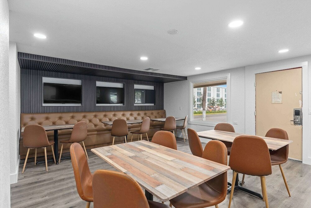 Фото Travelodge by Wyndham Kissimmee/Orlando