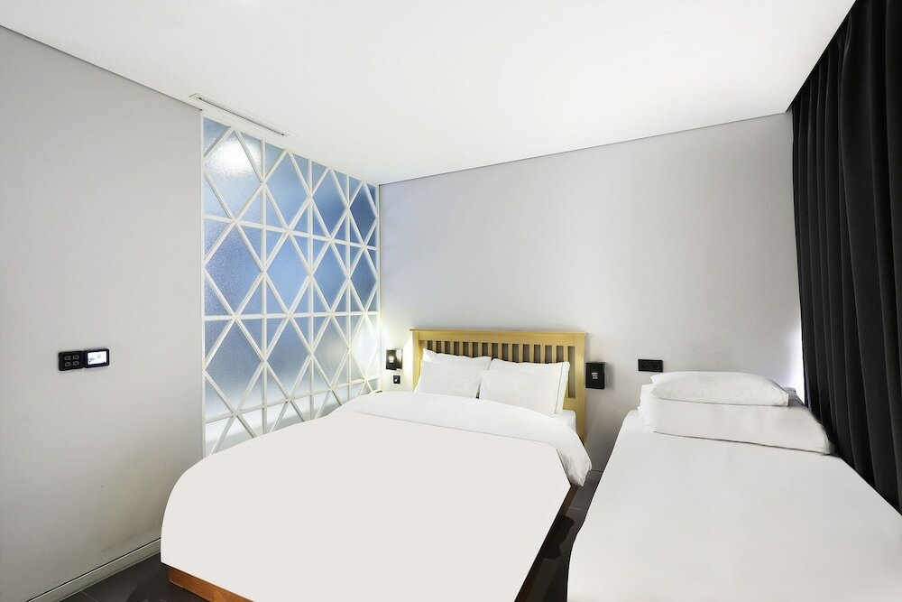 Фото Hotel The Designers Jongno