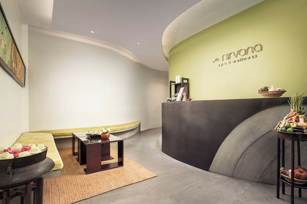 Фото Lynnaya Urban River Resort