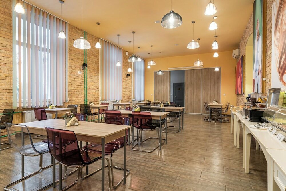 Фото Full Moon Budapest