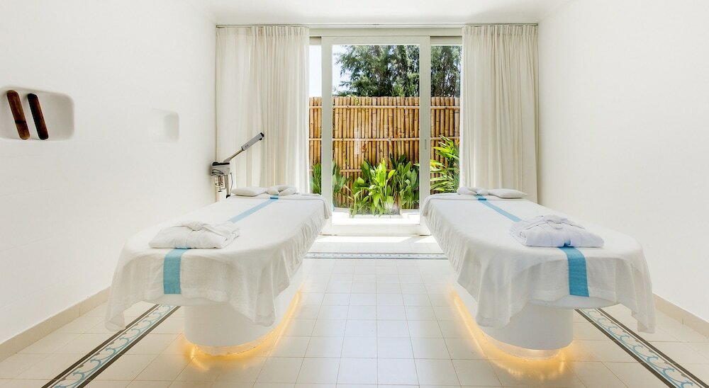 Фото Fleur de Lys Resort & SPA Long Hai