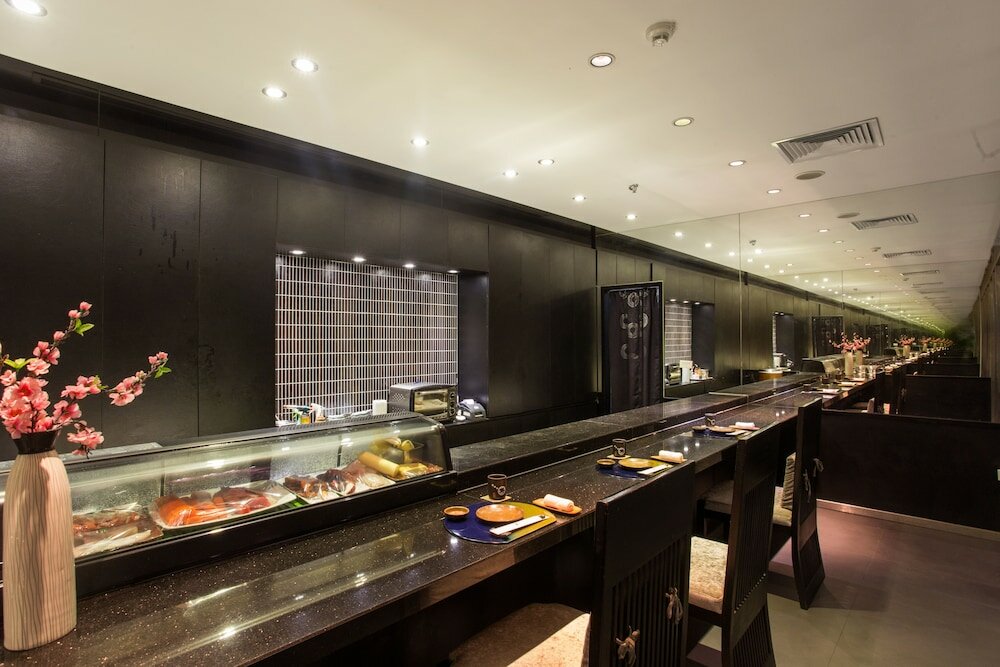 Фото Lake Side Hotel