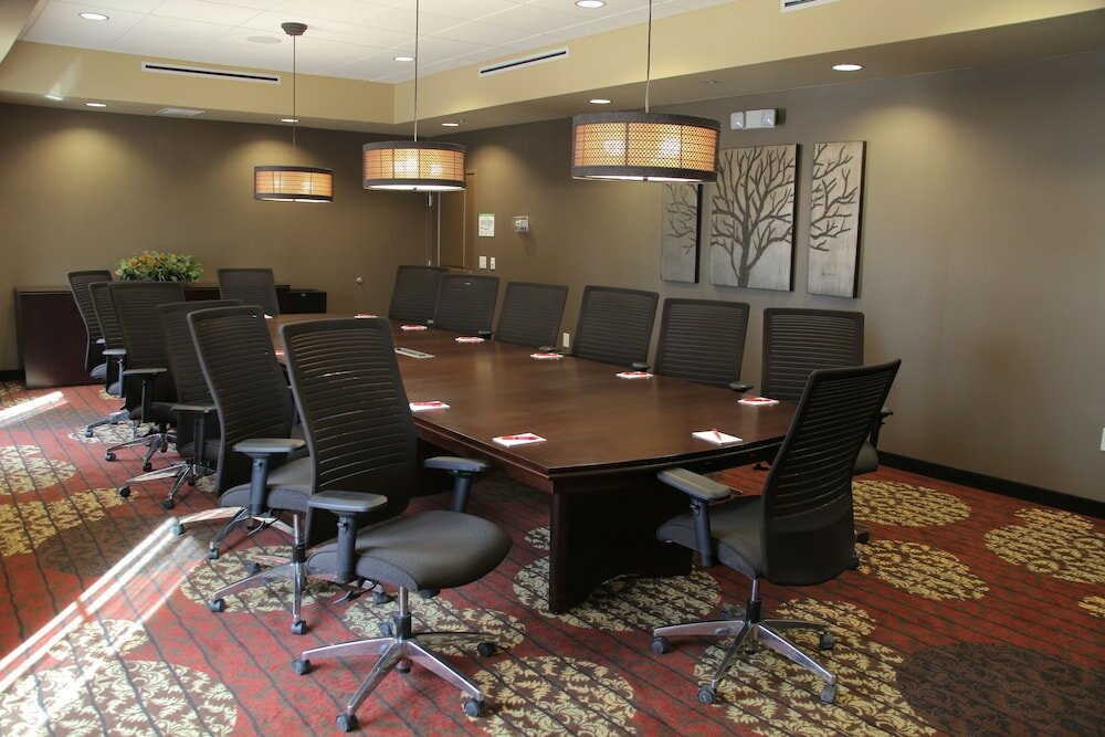 Фото Teddy's Residential Suites Watford City