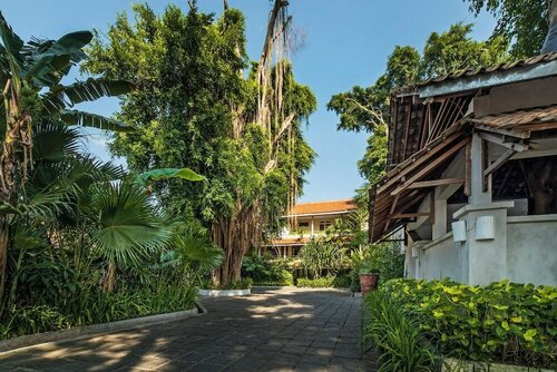 Гостиница Hotel Tugu Blitar в Блитаре