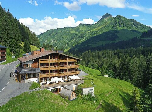 Гостиница Berghotel Madlener в Форарльберге