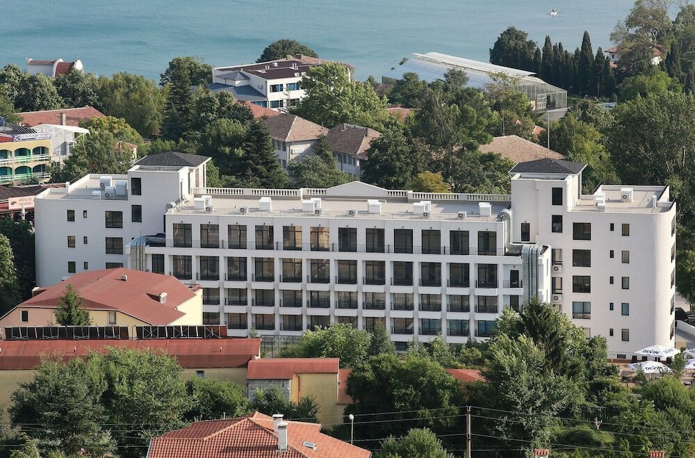 Фото White Rock Castle Hotel