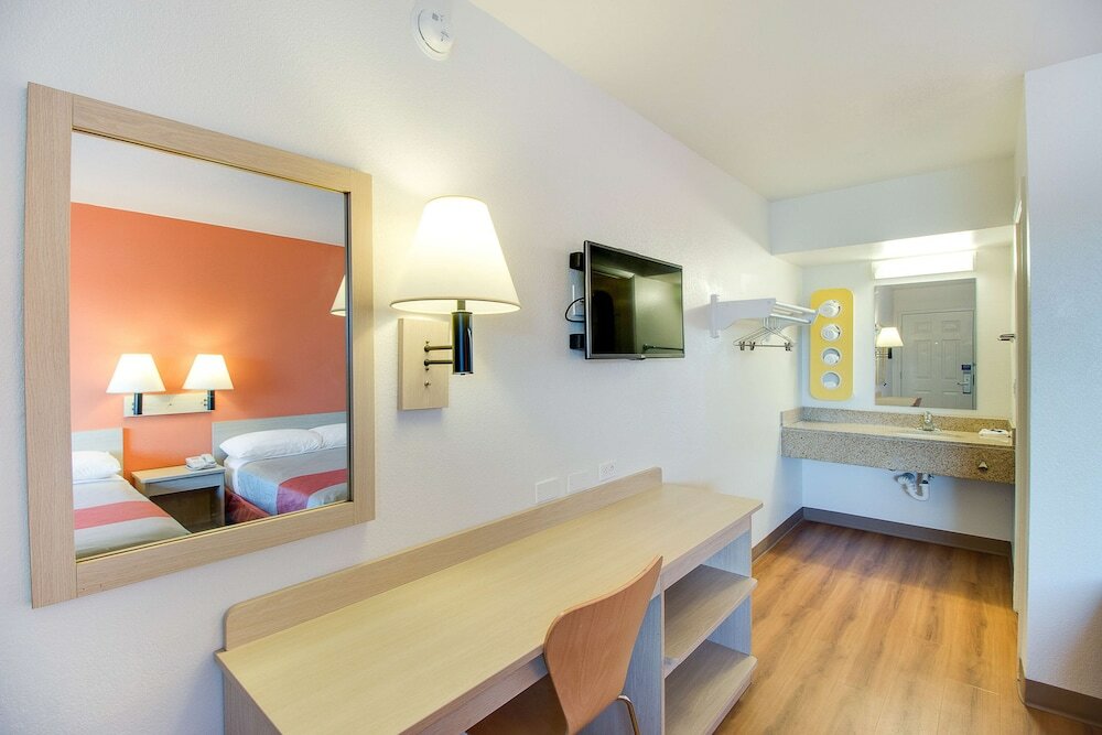 Фото Motel 6 Phoenix, Az  East